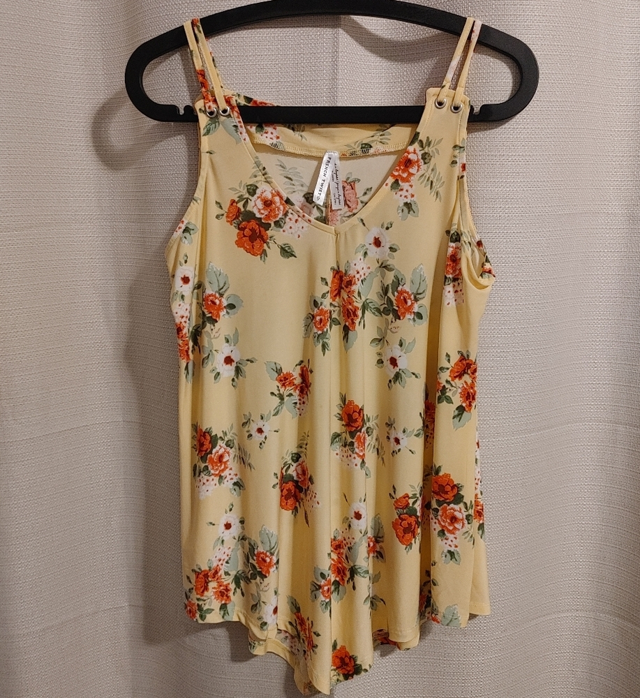 (4/$20) French Twist Women's Floral Flowing Yellow Camisole Size L